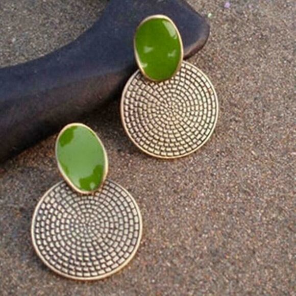 Antique Gold Lime Green Retro Textured Geometric Enamel Round Pendant Earrings - Picture 2 of 2